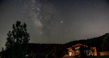 Stargazer Cottage Near Sedona • Pool • Hot Tub • King Bed