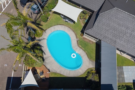 ์ผ์ธ ์์์ฅ, ์์์ฅ ํ๋ผ์