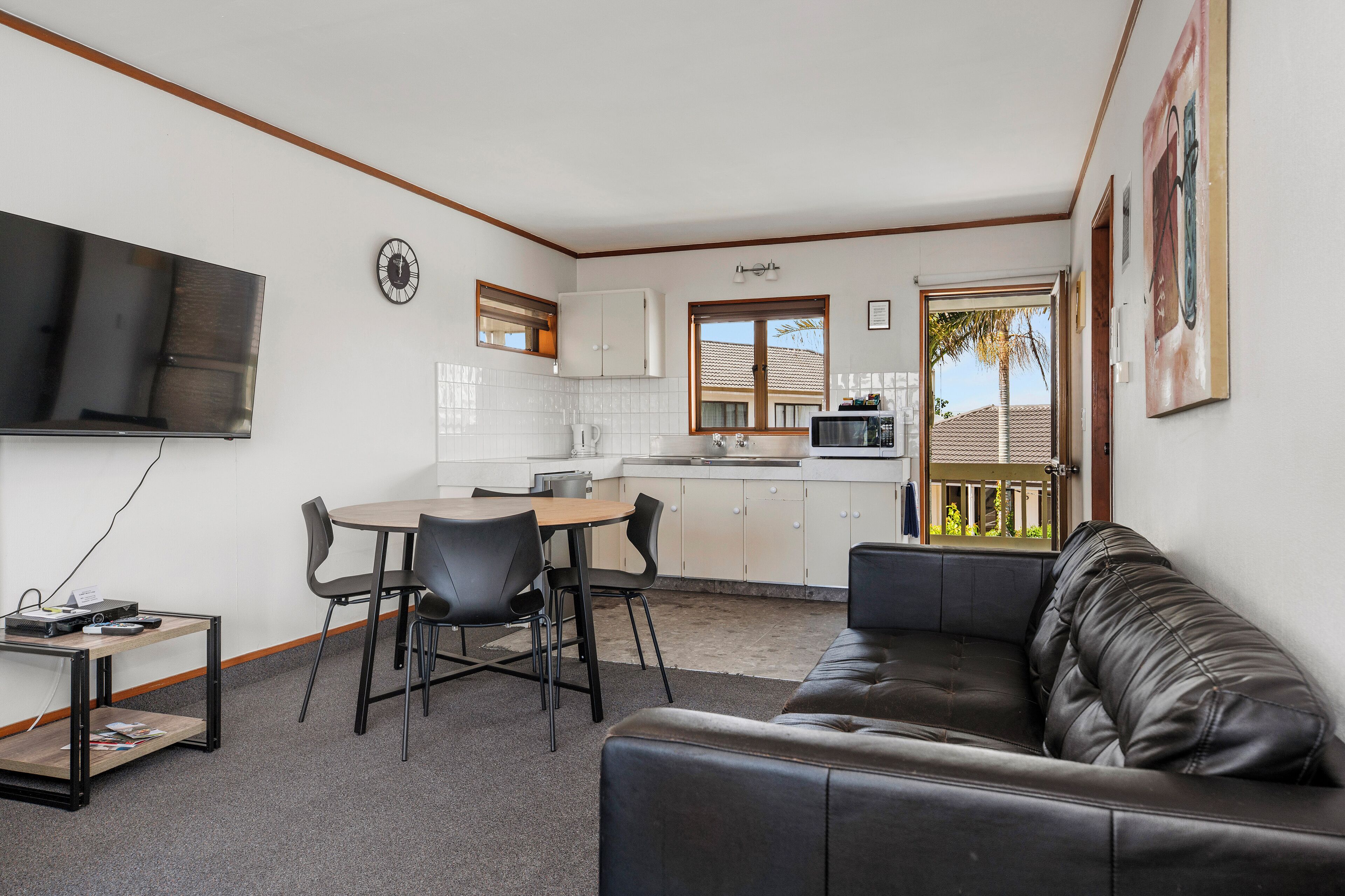 One-Bedroom | Living area | 40-inch LED TV with digital channels, Netflix, streaming services