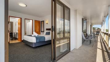 2 habitaciones, cortinas blackout y sistema de insonorización