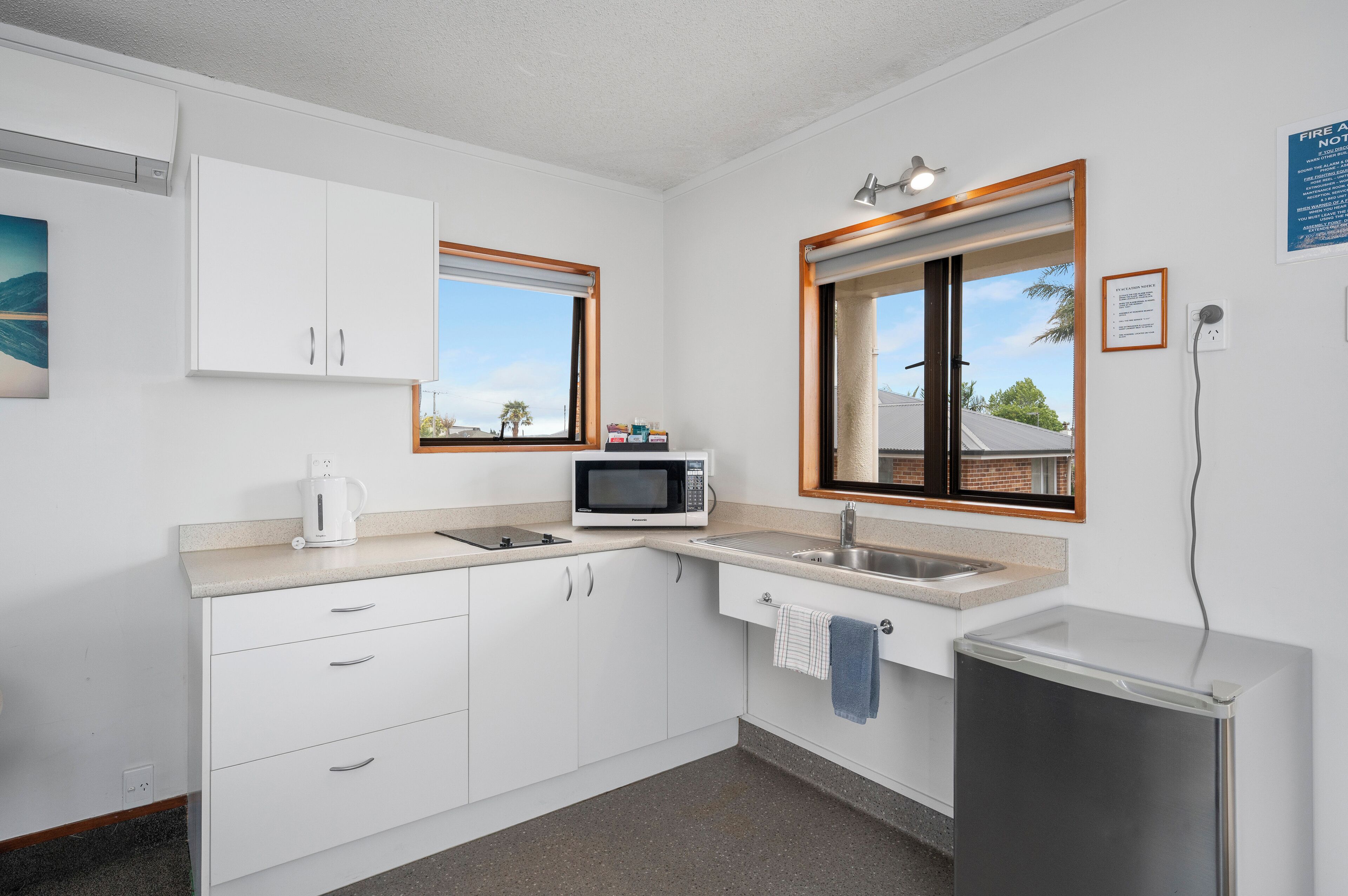 Cortinas blackout y sistema de insonorización 