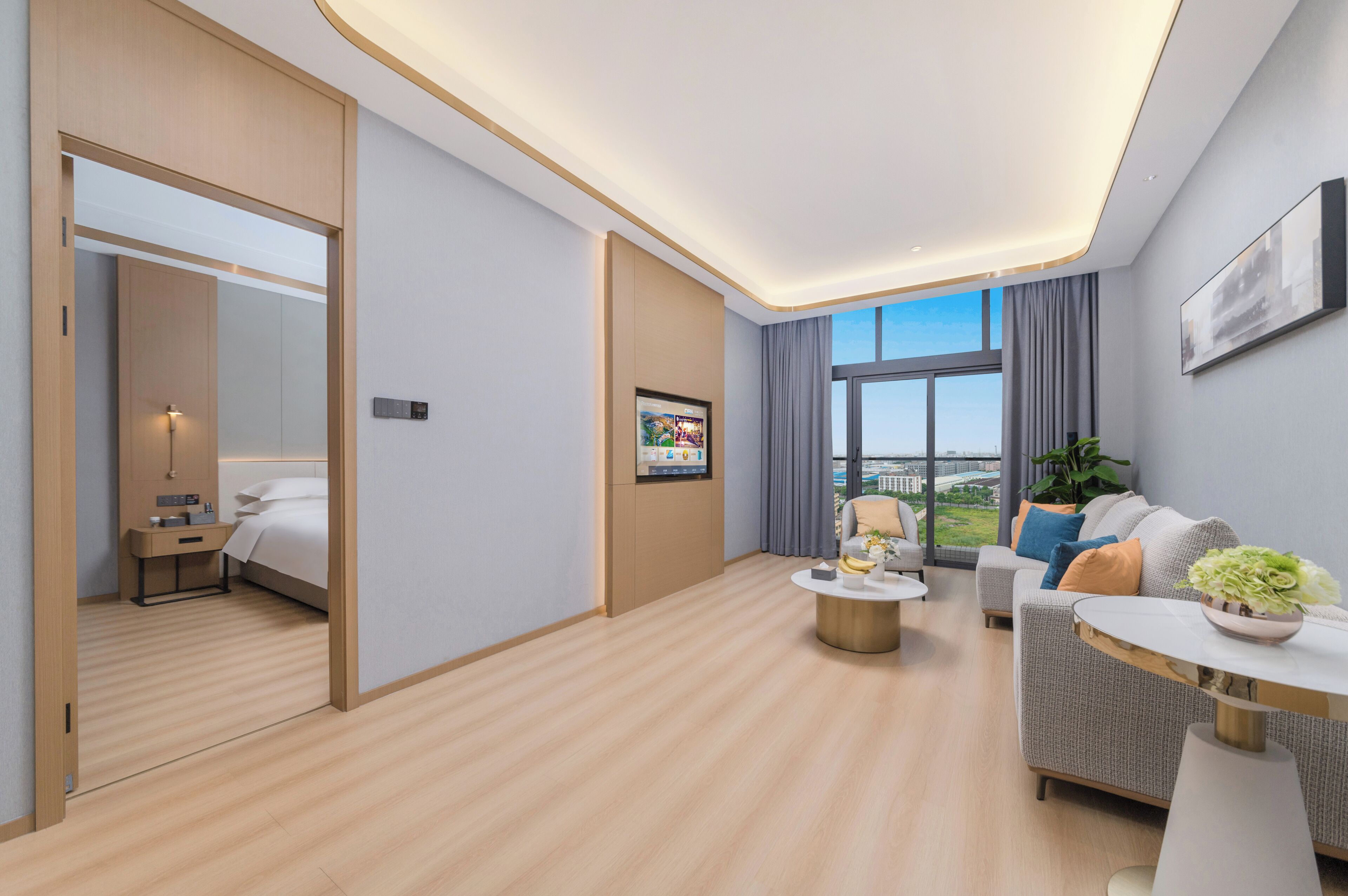Suite Confort, balcón, vista a la ciudad | Cortinas blackout, insonorización y wifi gratis 