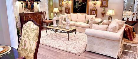 Smart TV, biblioteca musical y estéreo