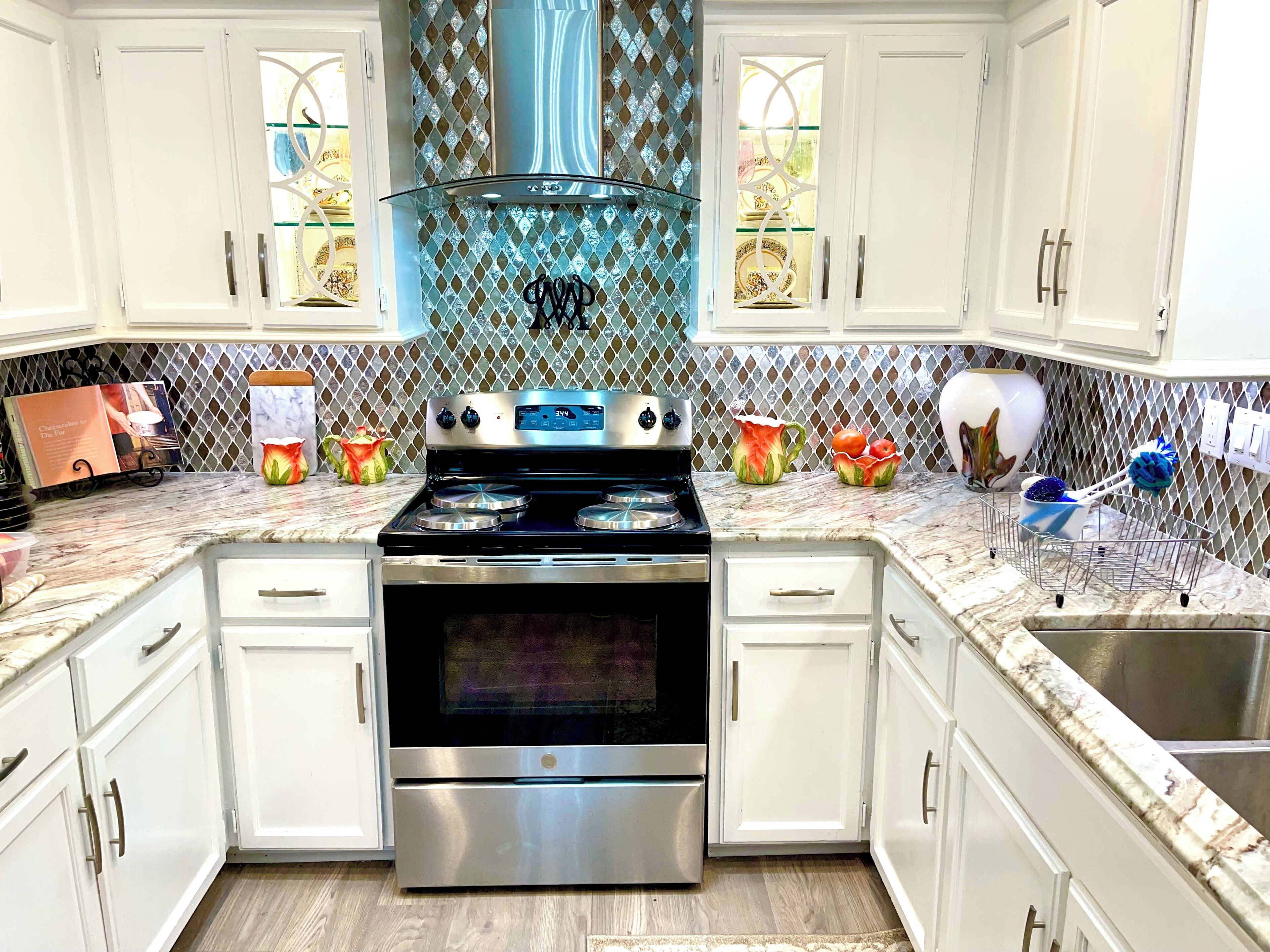 雪櫃、微波爐、焗爐、爐具