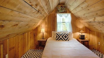 2 bedrooms, travel crib, WiFi, bed sheets