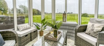 The Manor - a hot tub that sleeps 8 guests in 3 bedrooms