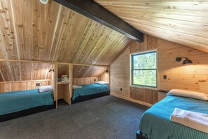 3 bedrooms, WiFi, bed sheets, wheelchair access