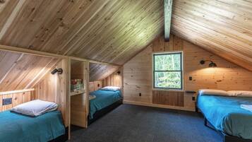 3 bedrooms, WiFi, bed sheets, wheelchair access