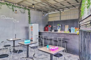 Ảnh chưa phân loại, 3 trong số 6 ảnh, nút