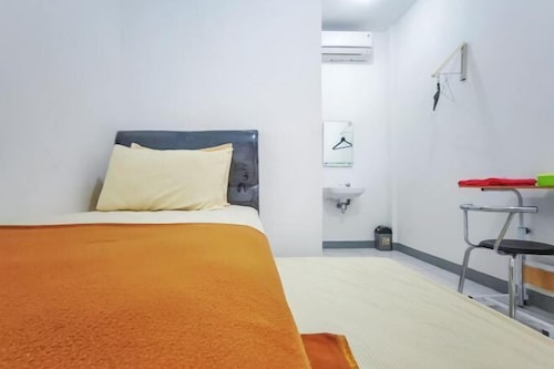 Shekinah Homestay & Cafe Waikabubak RedPartner