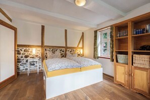 4 Schlafzimmer, Bügeleisen/Bügelbrett, kostenloses WLAN, Bettwäsche