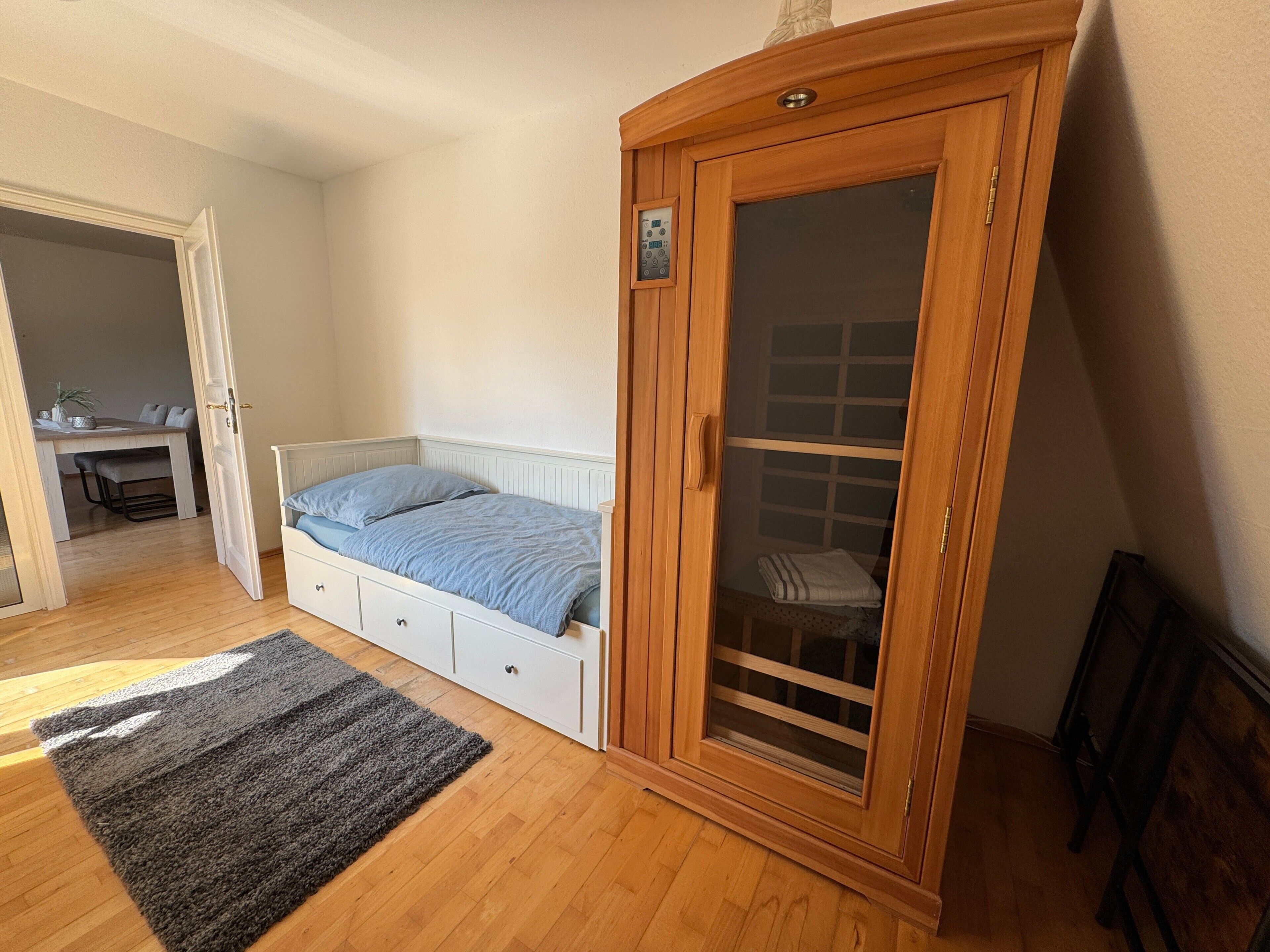 2 habitaciones, tabla de planchar con plancha y wifi gratis 