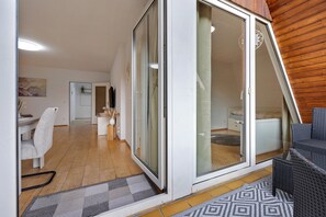 2 makuuhuonetta, silitysrauta/-lauta, ilmainen Wi-Fi, vuodevaatteet