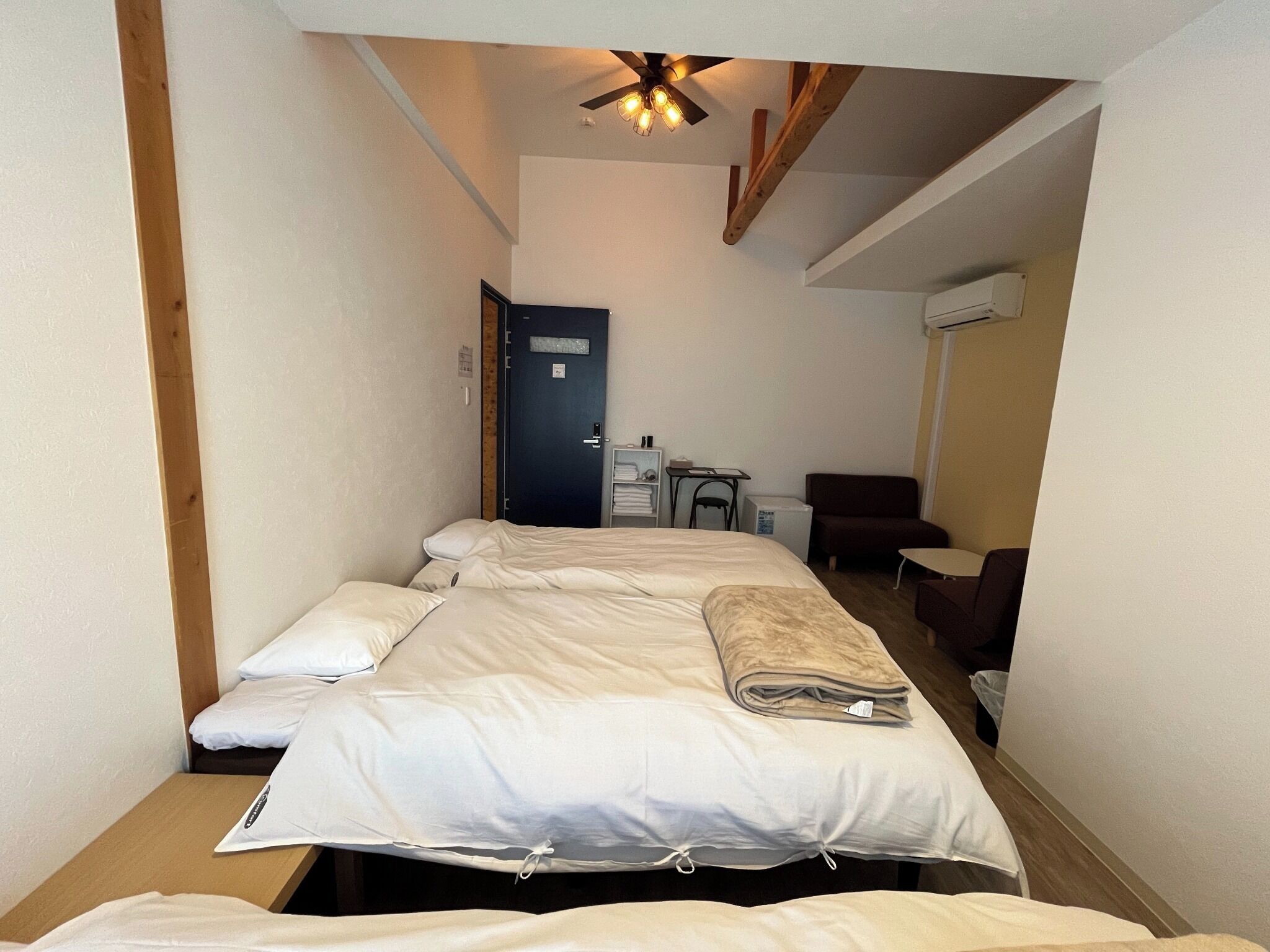 1 bedroom, desk, free WiFi, bed sheets