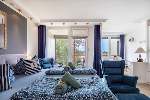 Apartment 'Kapitäns Kajüte Am Steinhuder Meer' with Sea View, Balcony and Wi-Fi