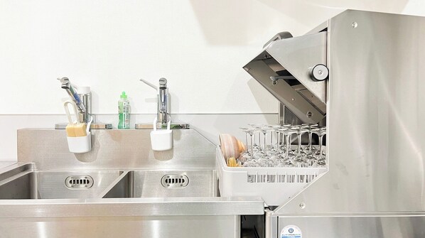 Refrigerador y microondas 