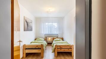 3 bedrooms, iron/ironing board, free WiFi, bed sheets