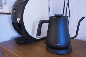 Coffee and/or coffee maker - 401 Osakas largest private room 120 square met / Osaka Ōsaka (Osaka)