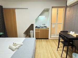 1 bedroom, free WiFi, bed sheets