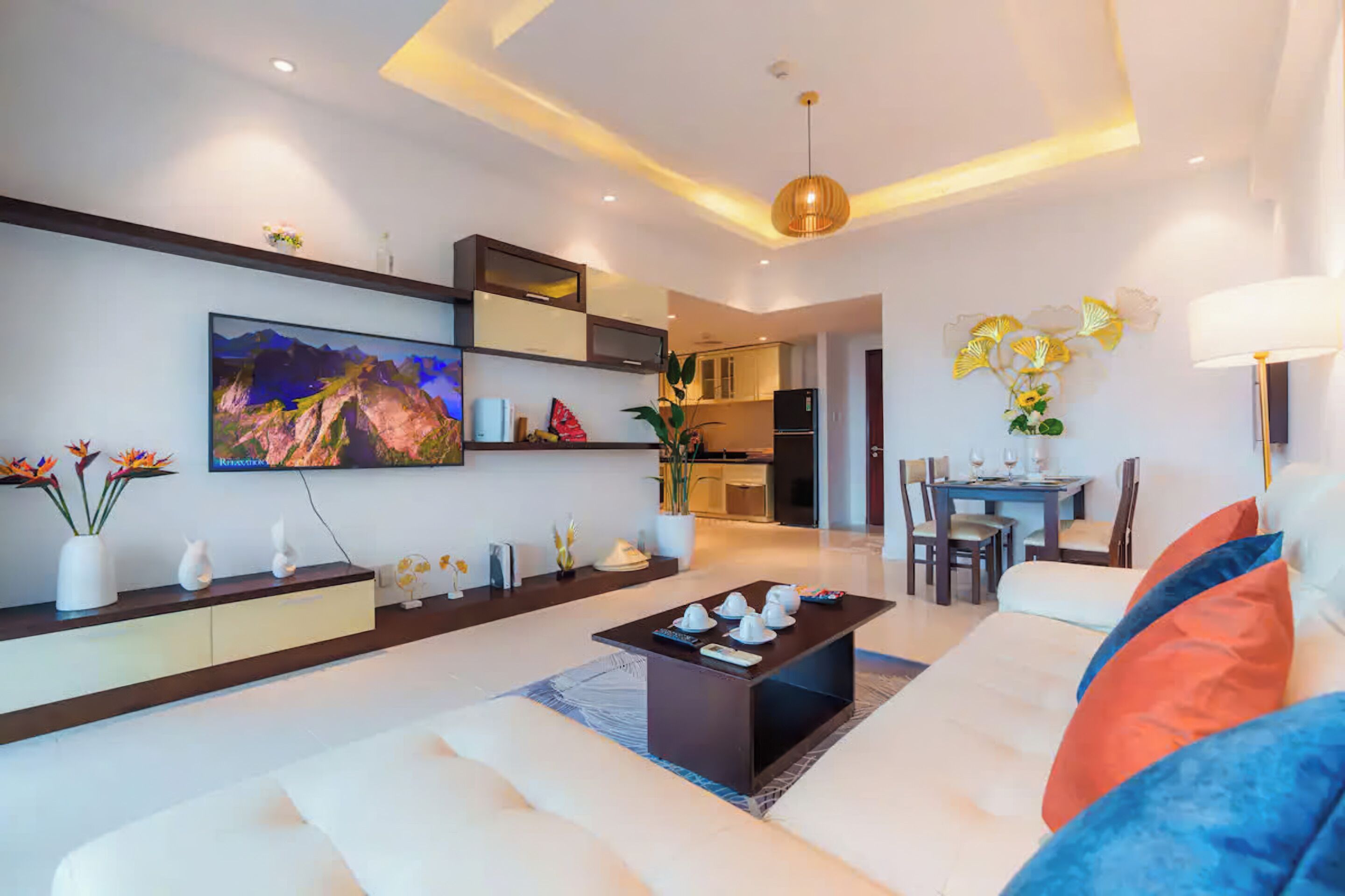 Superior Apartment, 3 Bedrooms, Kitchen, City View | Living area | 35-inch flat-screen TV with digital channels