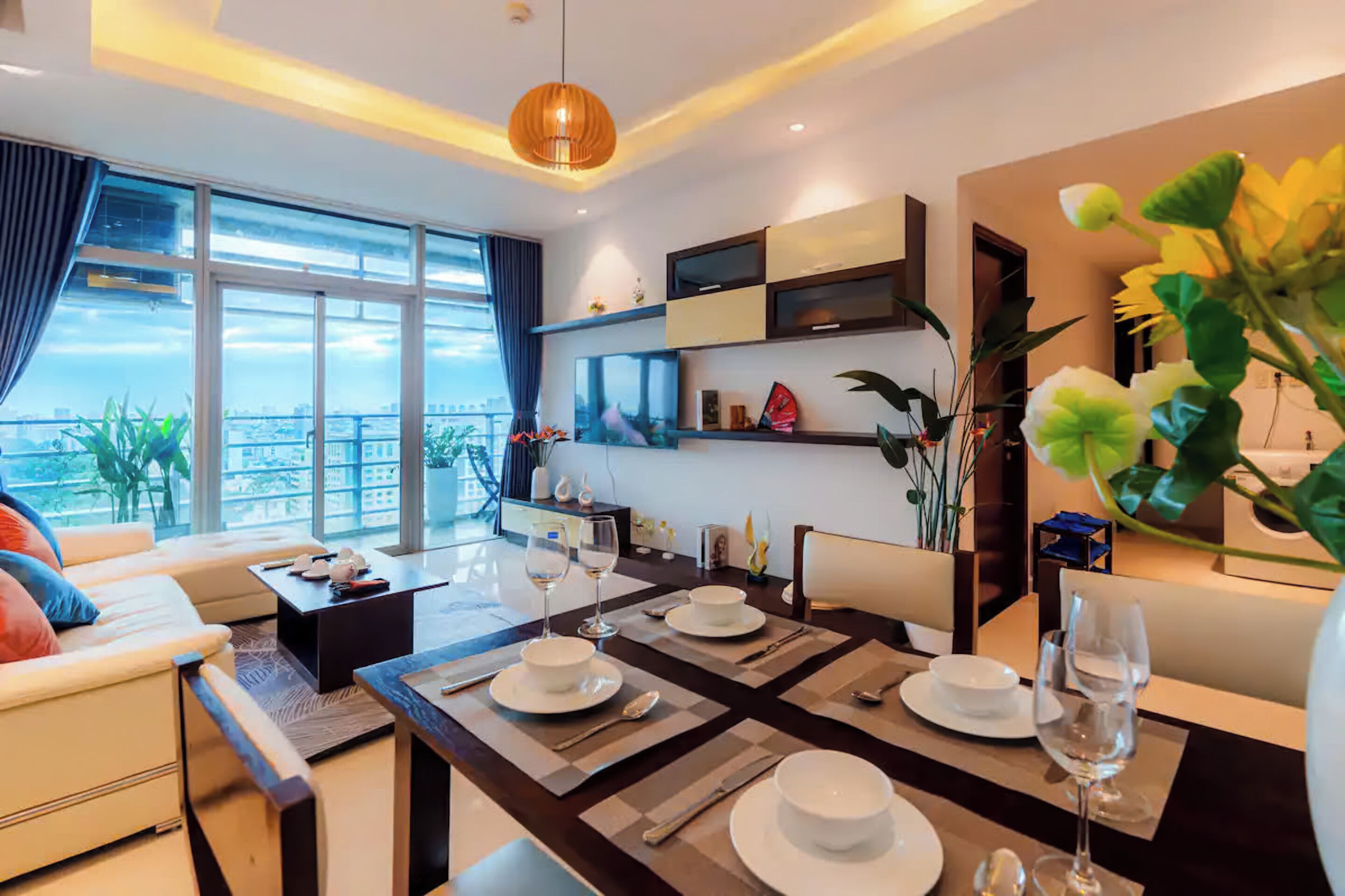 Superior Apartment, 3 Bedrooms, Kitchen, City View | In-room dining