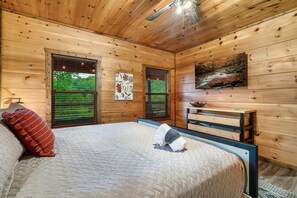 3 habitaciones, tabla de planchar con plancha y cuna de viaje 