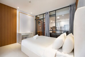 Superior Apartment, 3 Bedrooms, Kitchen, City View