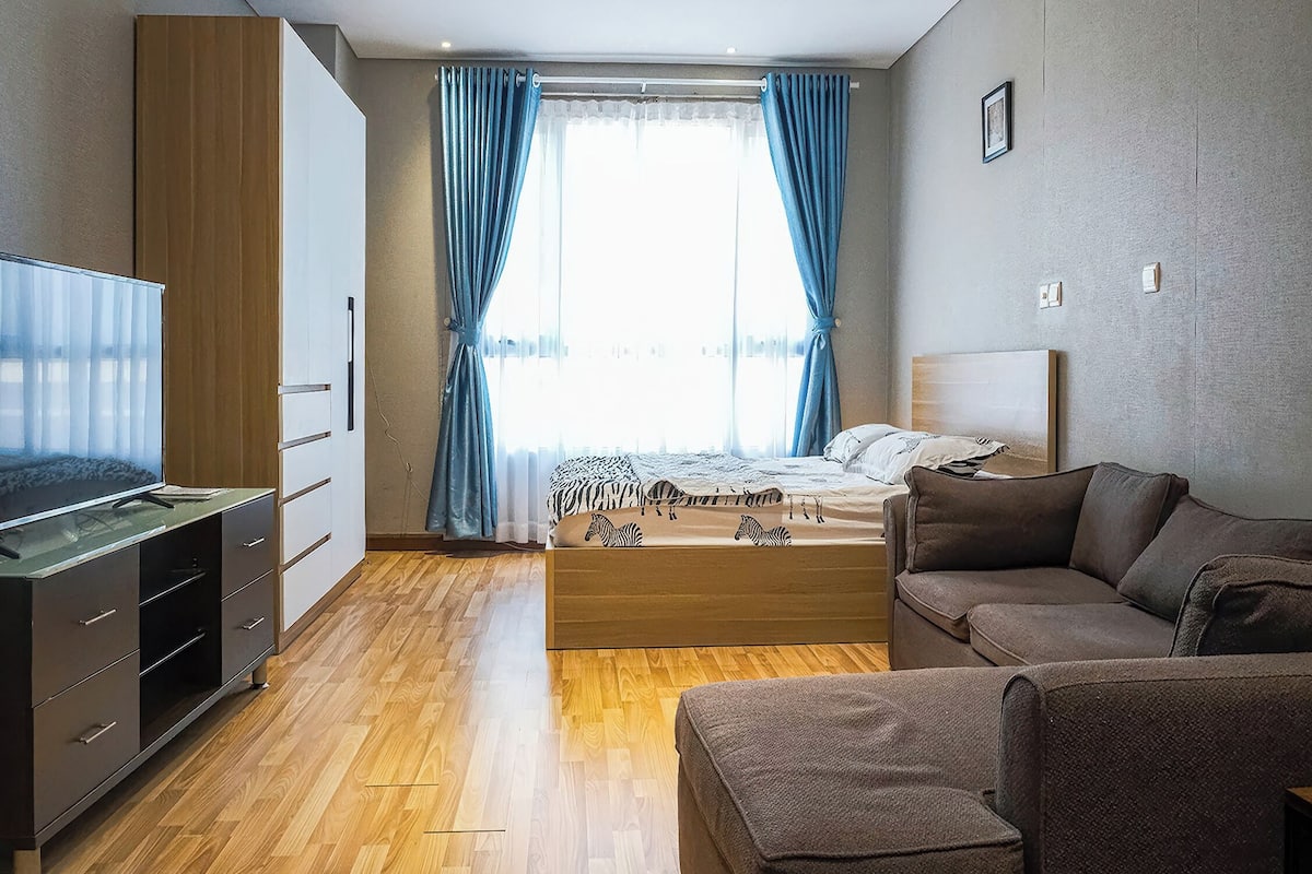 Superior Studio, 1 Katil Ratu (Queen), Kitchen, City View | Ruang tamu | 35 inci televisyen skrin rata dengan digital