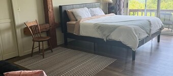 Charming 2-bedroom barn in Northfield with WiFi and AC