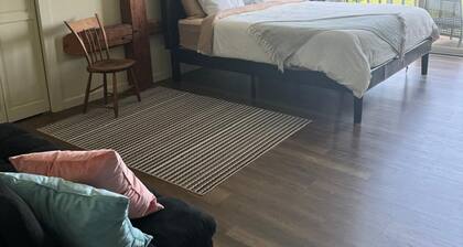 Charming 2-bedroom barn in Northfield with WiFi and AC