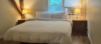 Charming 2-bedroom barn in Northfield with WiFi and AC