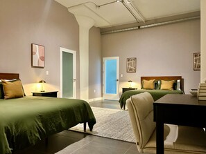 2 habitaciones, escritorio, tabla de planchar con plancha y wifi gratis 