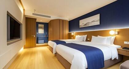 Park Hyatt Fashion Hotel (Kaili cross street people's hospital)