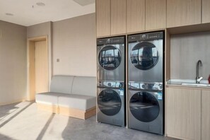 Laundry room - Joyful Star Hotel (Shanghai Pudong Airport2) (Shanghai)