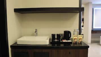 Habitación Deluxe doble | Ropa de cama de alta calidad y minibar