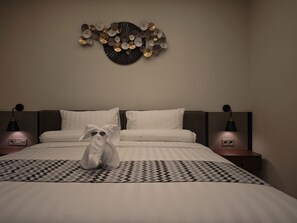 Deluxe Double Room | Premium bedding, minibar, laptop workspace, free WiFi - Azana Garden Hill Resort Blora (Blora)