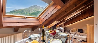 Appartamento 3 Camere Letto Courmayeur, Courmayeur, Italy