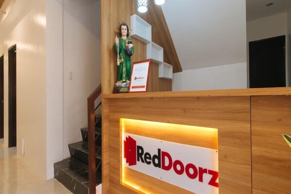 Lobby - RedDoorz near UST Sampaloc Manila (City of Manila)
