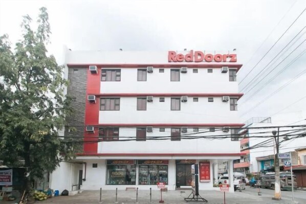 Exterior - RedDoorz near UST Sampaloc Manila (Manila)