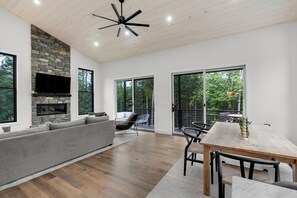Interior - North Road Retreat- Modern Ski Home (Bethel)