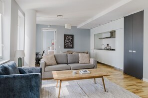 Fernseher, Stereoanlage