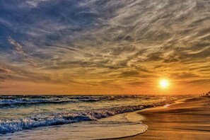 Beach nearby - Pet Friendly Seagrove Beach Bungalow with Private Pool & Golf Cart! (Santa Rosa Beach)