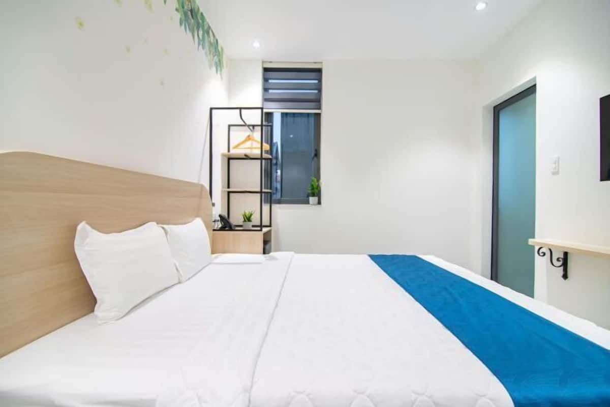 1 bedroom, desk, free WiFi