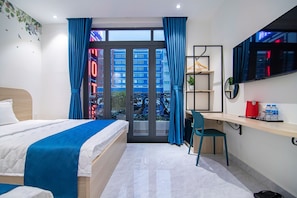 Deluxe Twin Room | Desk, free WiFi - Bin Bin Hotel 14 - Near Vstar School D7 (Ho Chi Minh City)