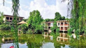 المنشأة من الخارج