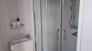 Doccia, asciugacapelli, asciugamani