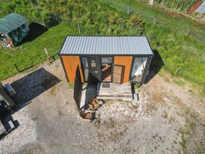 Exterior - Henge Cabin by Tiny Away (Huiroa)