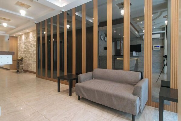 Interior - RedDoorz Plus @ Bez Tower and Residences San Juan (San Juan)