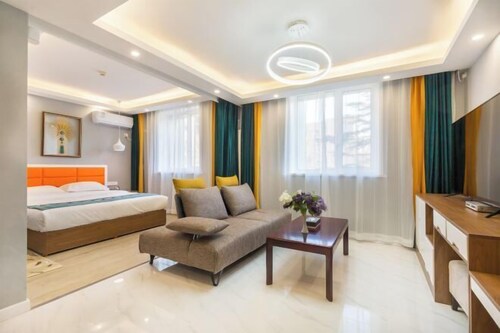 Beijing Zhongyouyuan Hotel (Beijing Niujie Taoranting Subway Station Branch)