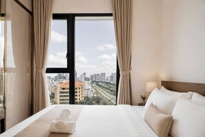 Appartamento Superior, 2 camere da letto, cucina, vista città | Con stile personalizzato, con arredamento individuale, una scrivania